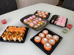 Sushi Room (ulitsa Mikhaila Lomonosova, 54/1), food and lunch delivery