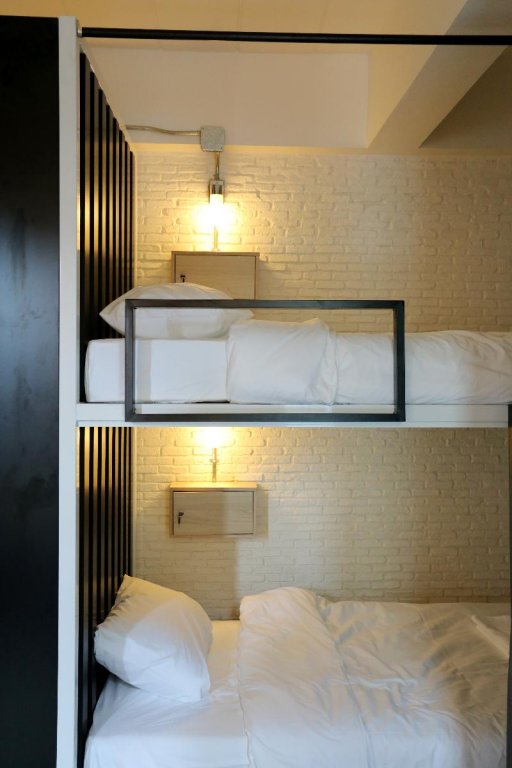 Фото Bangkok Oasis Hotel