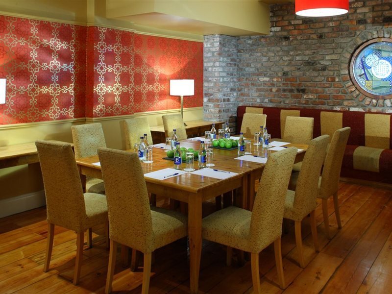 Фото Latterkenny Court Hotel