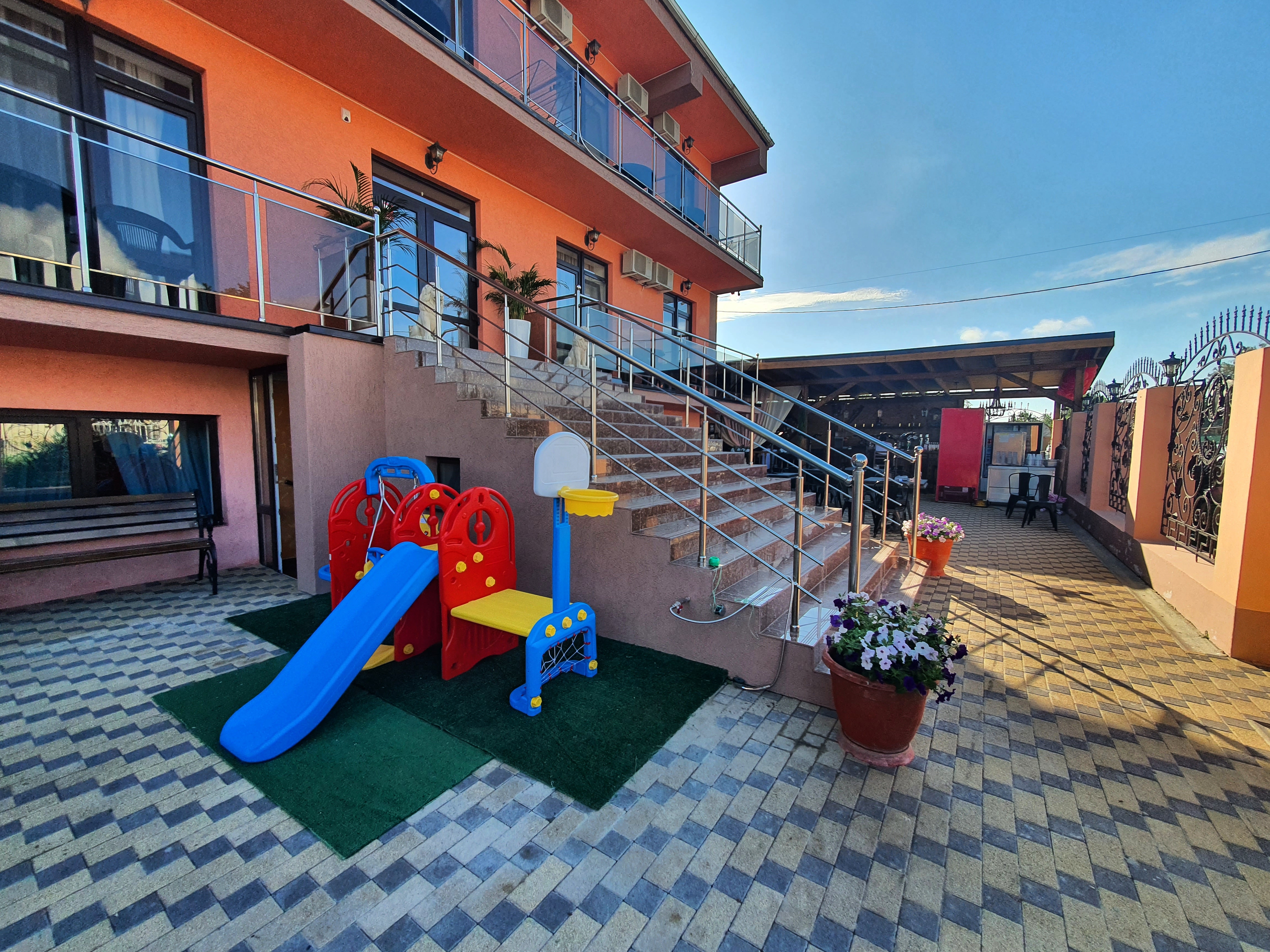 Фото Камела