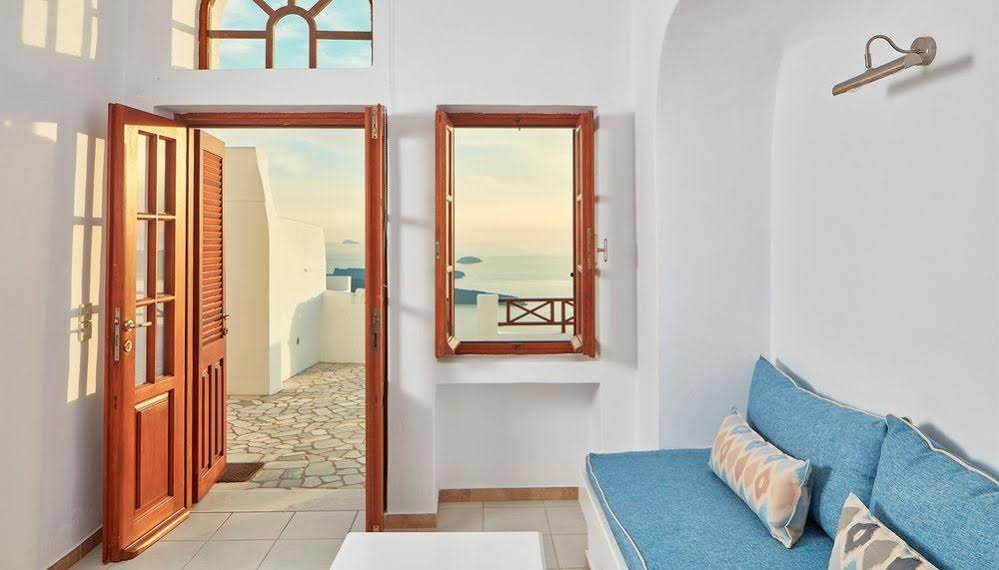 Фото La Maltese Buddha Beach Bar Santorin