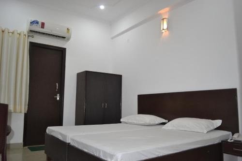 Фото Hotel Rajni Guest House