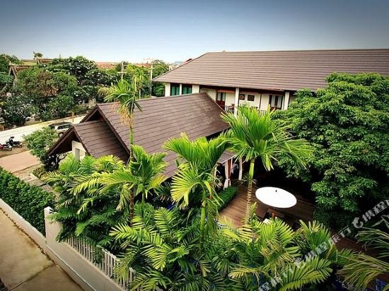 Фото Baan Klang Wiang Boutique Hotel Chiang Mai