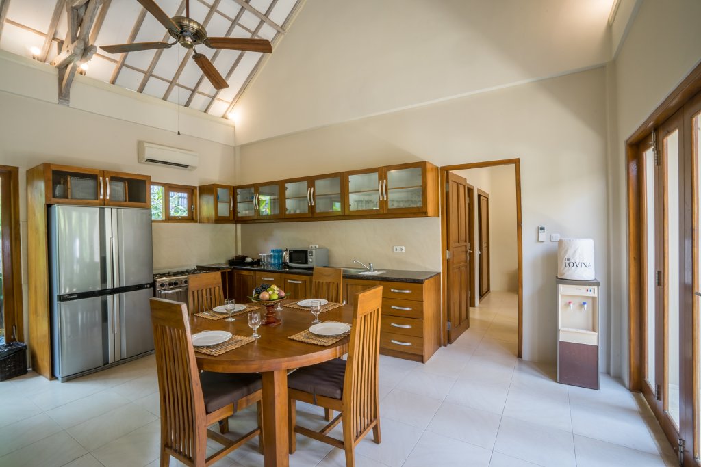 Фото Bali Lovina Beach Cottages