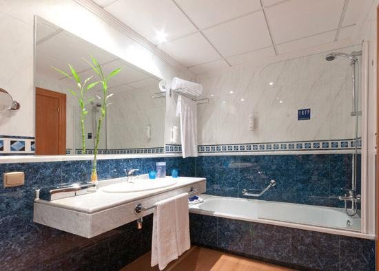 Фото Hotel Zentral Gijón Rey Pelayo