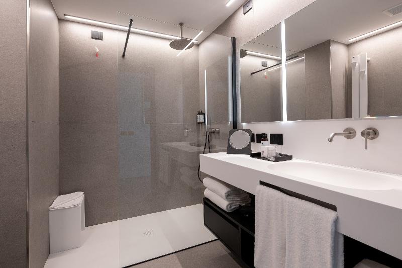 Фото J44 Lifestyle hotel