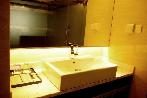 Фото Metropolo Xi'An Bell Tower West Gate