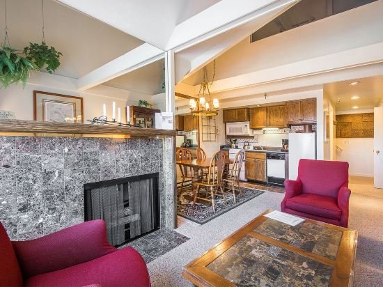 Фото Town Pointe by Lespri Management