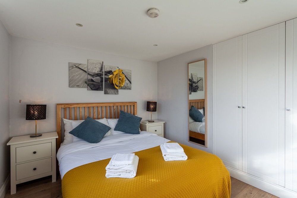 Фото Luxury 3 Bedrooms Flat in Central London