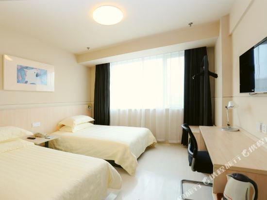 Фото Jinjiang Inn Chengde Railway Station