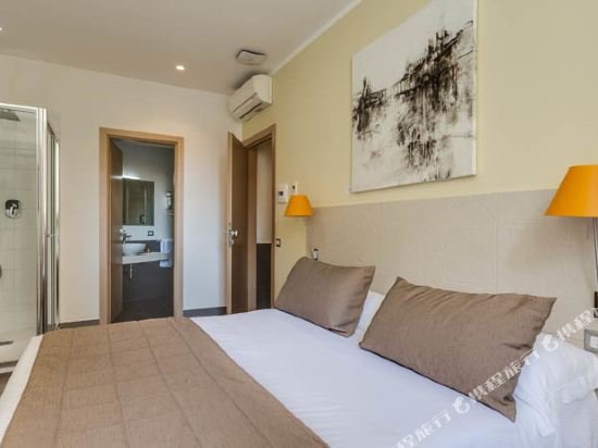 Фото Trevi Palace Hotel