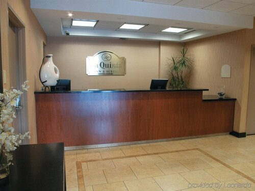 Гостиница La Quinta Inn & Suites by Wyndham Thousand Oaks-Newbury Park