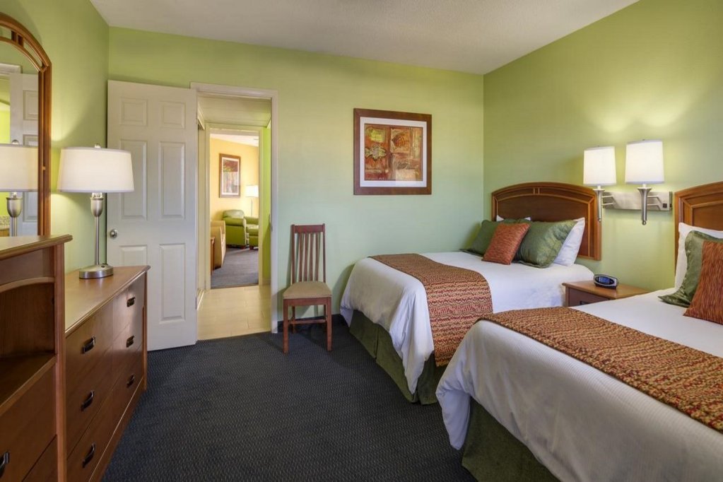 Фото Alden Suites - A Beachfront Resort