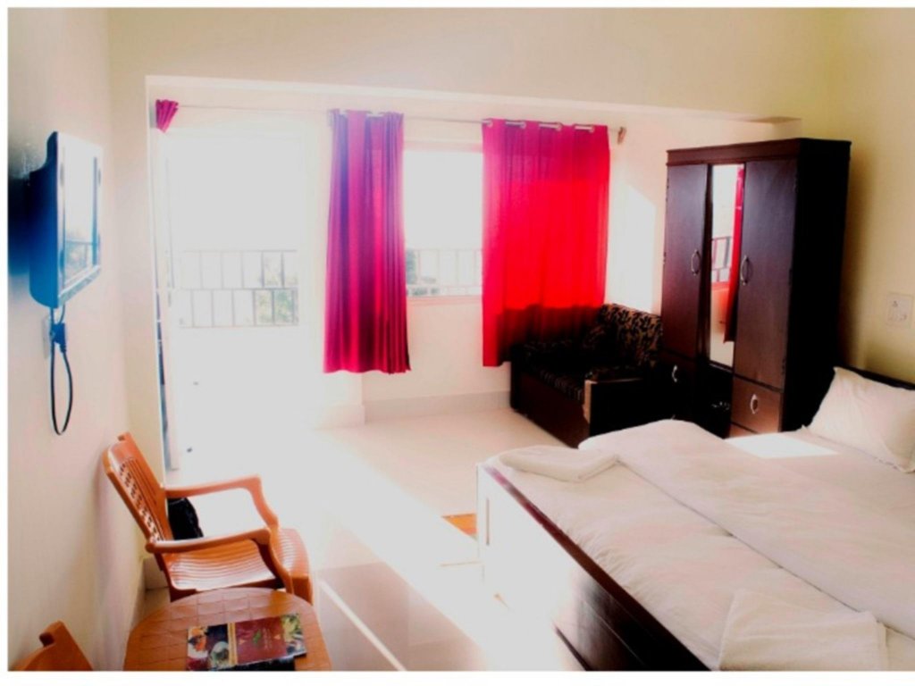 Фото Hotel Garhwali Inn