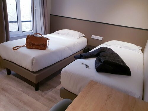 Гостиница Hotel Lilas Blanc в Париже