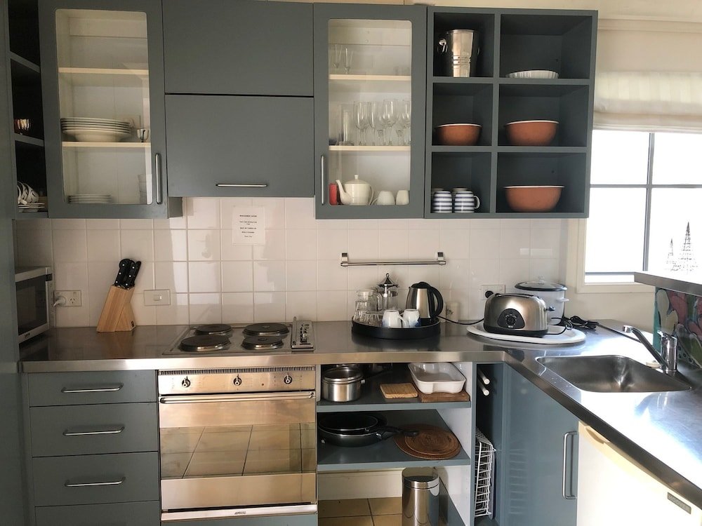 Фото Akaroa Village Inn