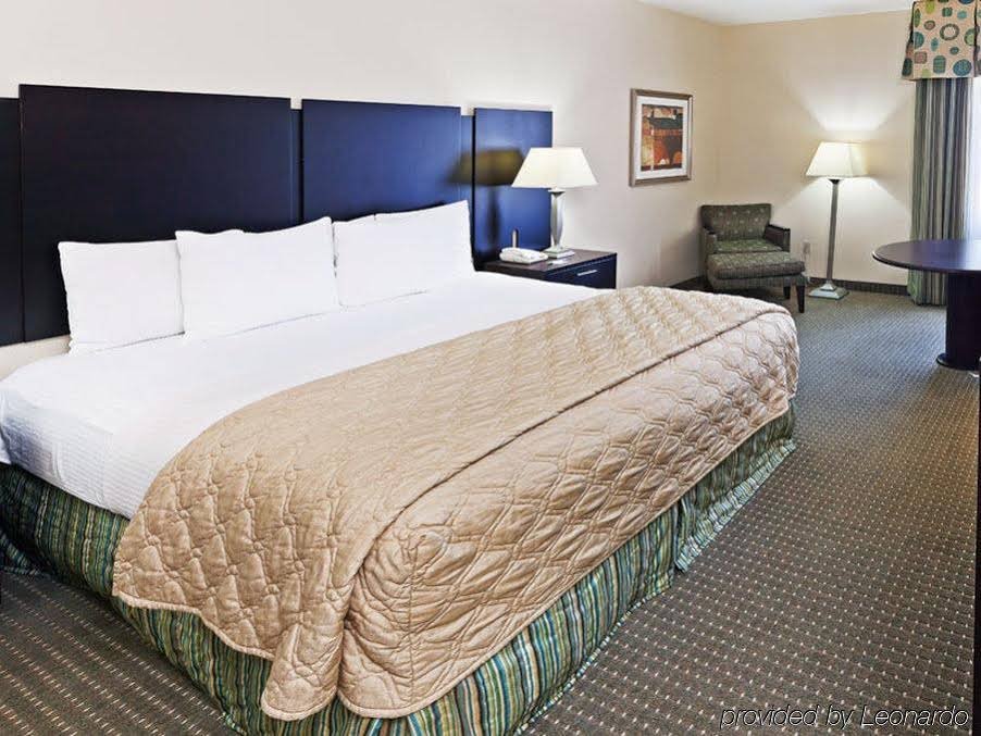 Фото Comfort Inn & Suites Cedar Hill Duncanville