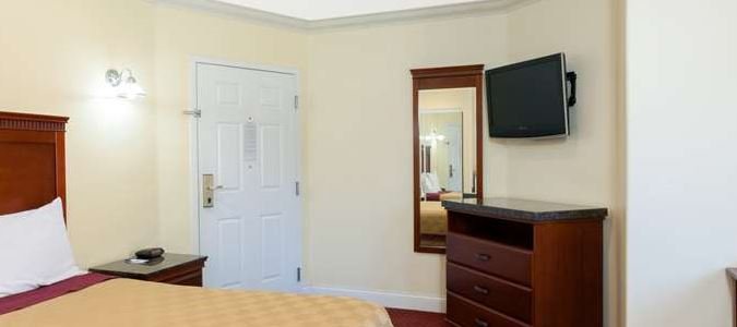 Фото Travelodge by Wyndham Brea