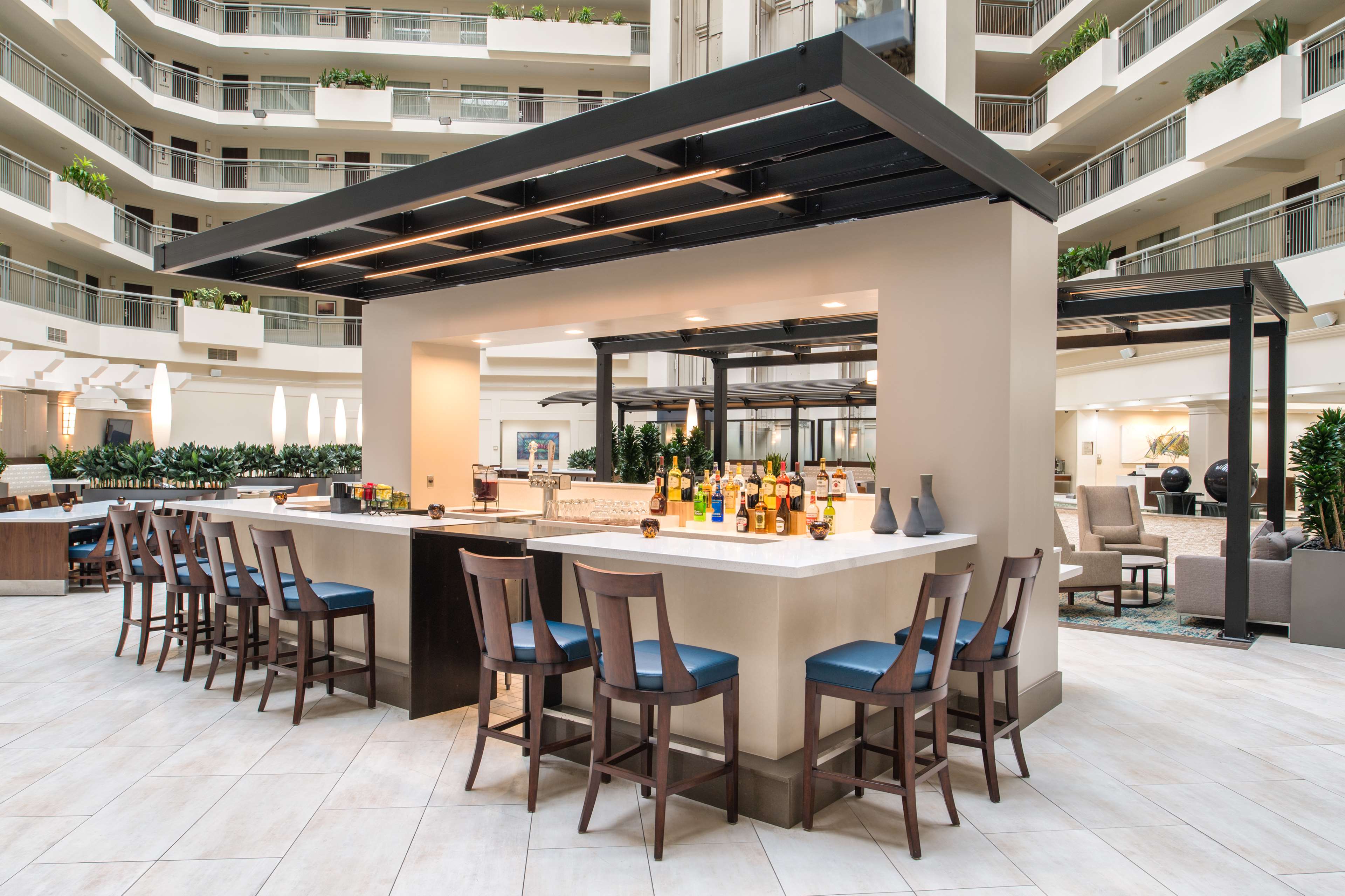 Фото Embassy Suites by Hilton Seattle Tacoma International Airport