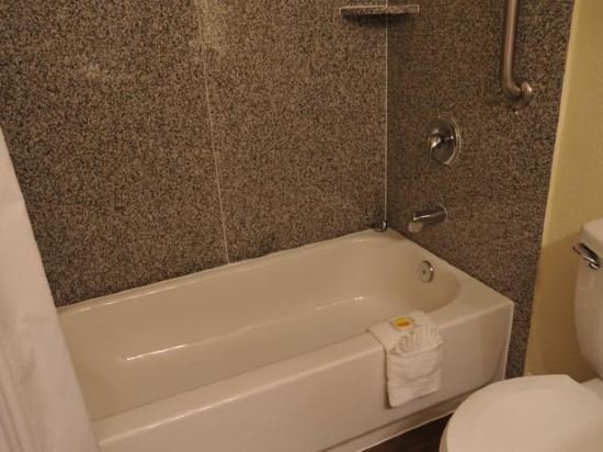 Фото Days Inn by Wyndham San Bernardino/Redlands