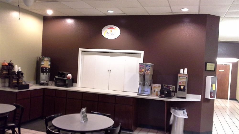 Фото Super 8 by Wyndham Port Wentworth Savannah Area