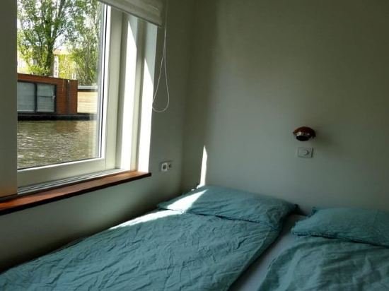 Фото Private Studio On Houseboat In The Centre