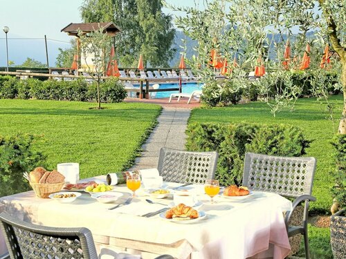 Жильё посуточно Lake Garda, Beautiful Residence Features Many Facilities