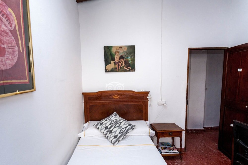 Фото Hostal Pons