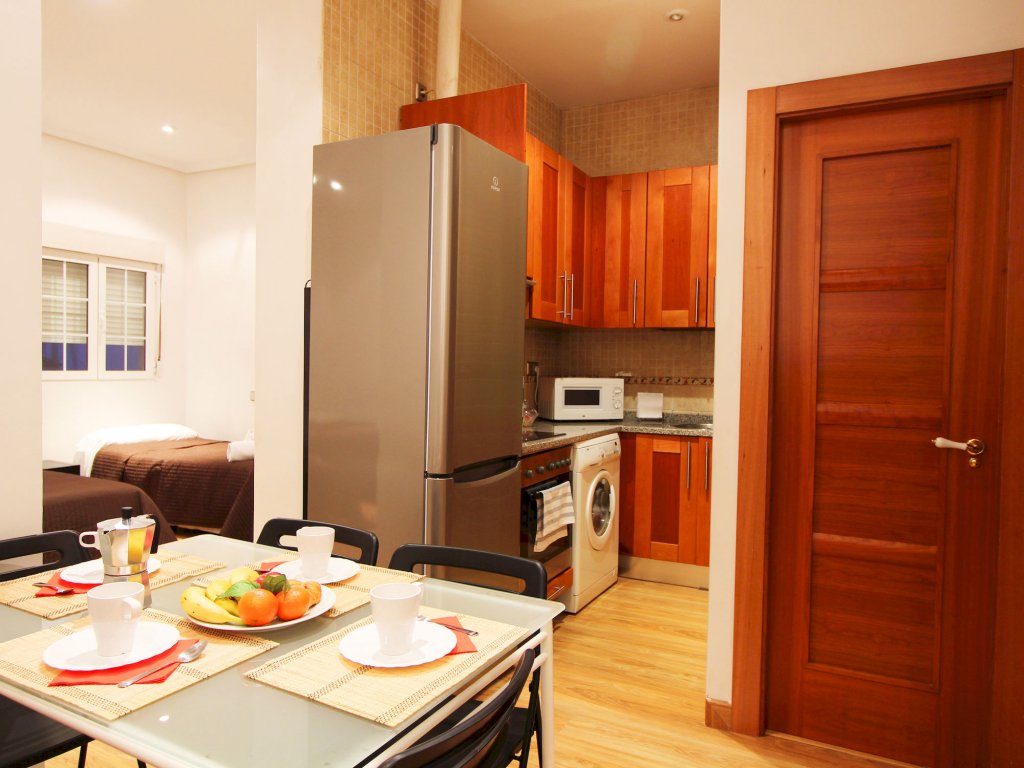 Фото Apartamentos Good Stay Prado