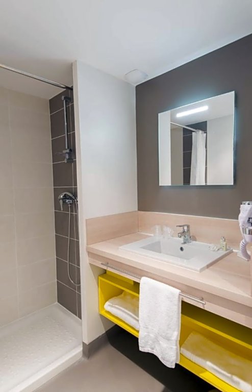 Фото Brit Hotel  Lyon Nord Dardilly