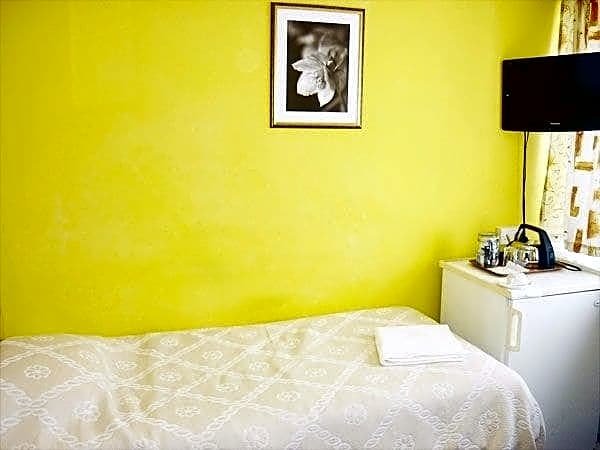 Фото Acton Town Hotel