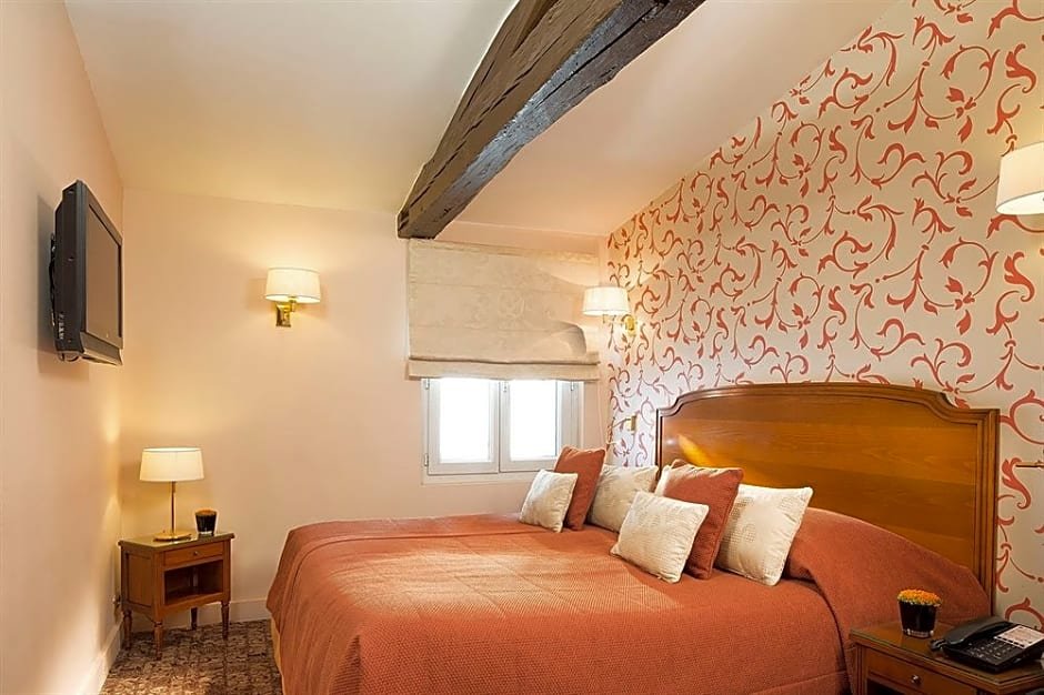 Фото Hôtel Queen Mary