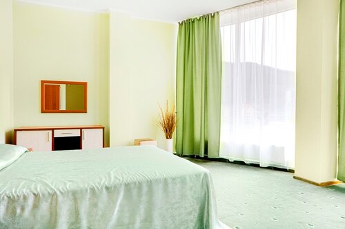 Гостиница Морской клуб в Небуге