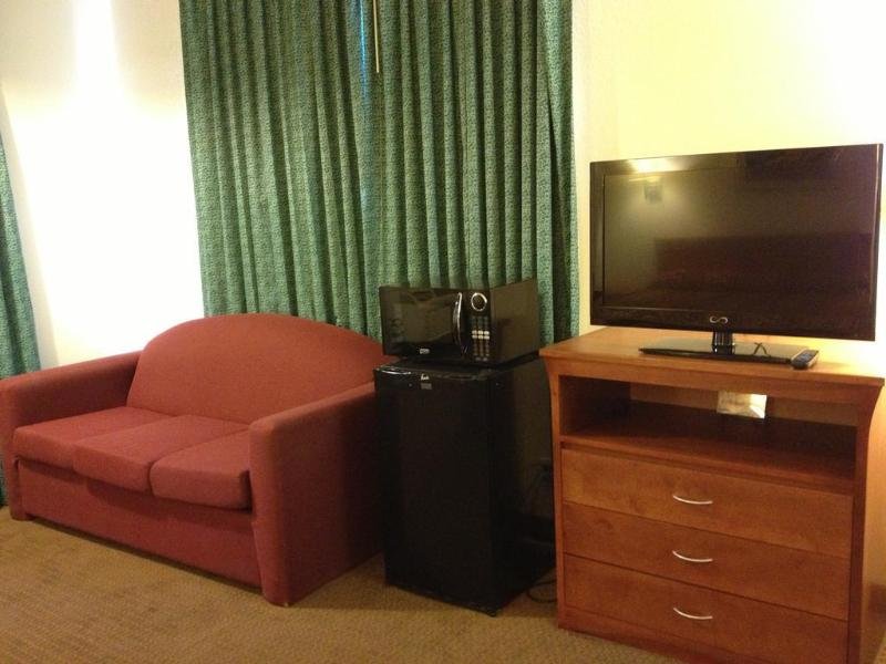 Фото Riverside Inn & Suites