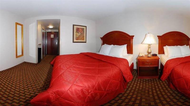 Фото Comfort Inn & Suites Near Medical Center