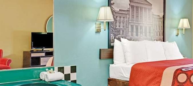 Фото Super 8 by Wyndham Forest Park