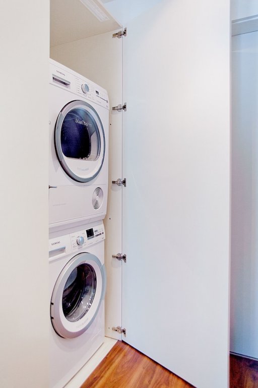 Фото Luxury Apartments by Livingdowntown