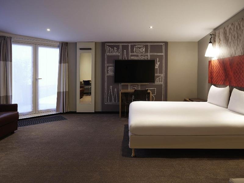 Фото ibis Paris Canal Saint-Martin Hotel