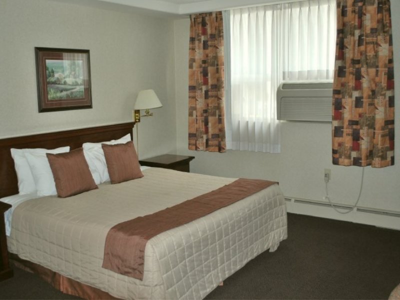 Фото Regency Suites Hotel