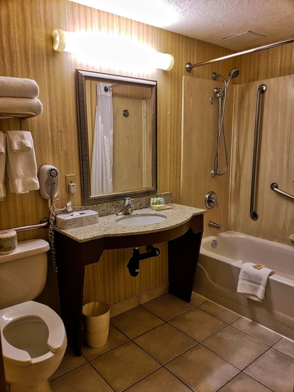 Фото Holiday Inn Canmore, an Ihg Hotel