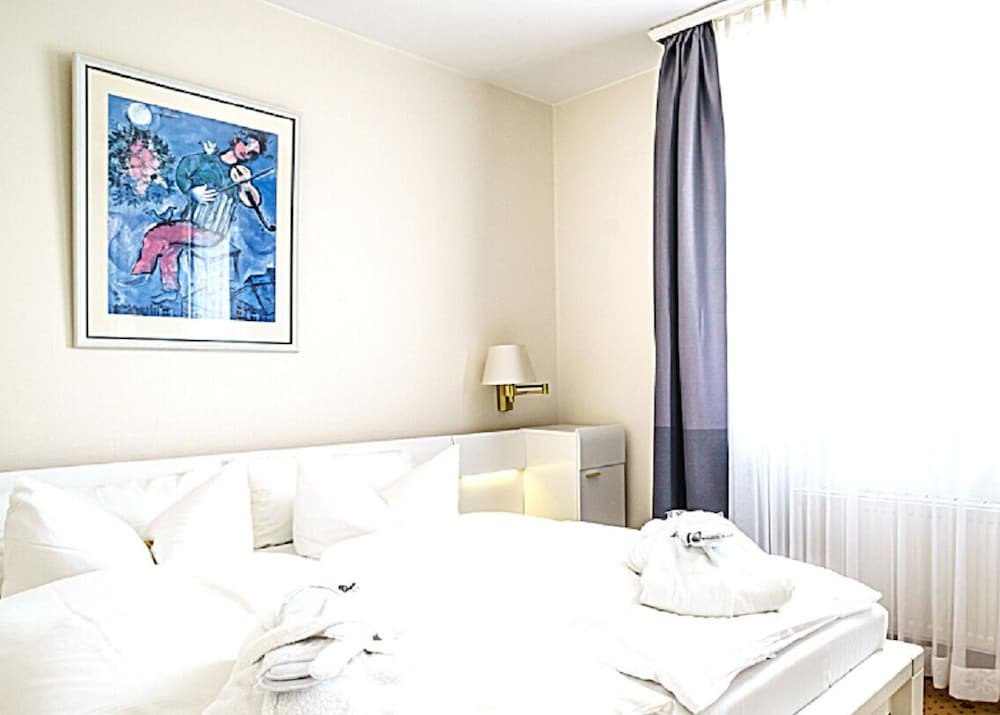 Фото Hotel Holsteiner Hof