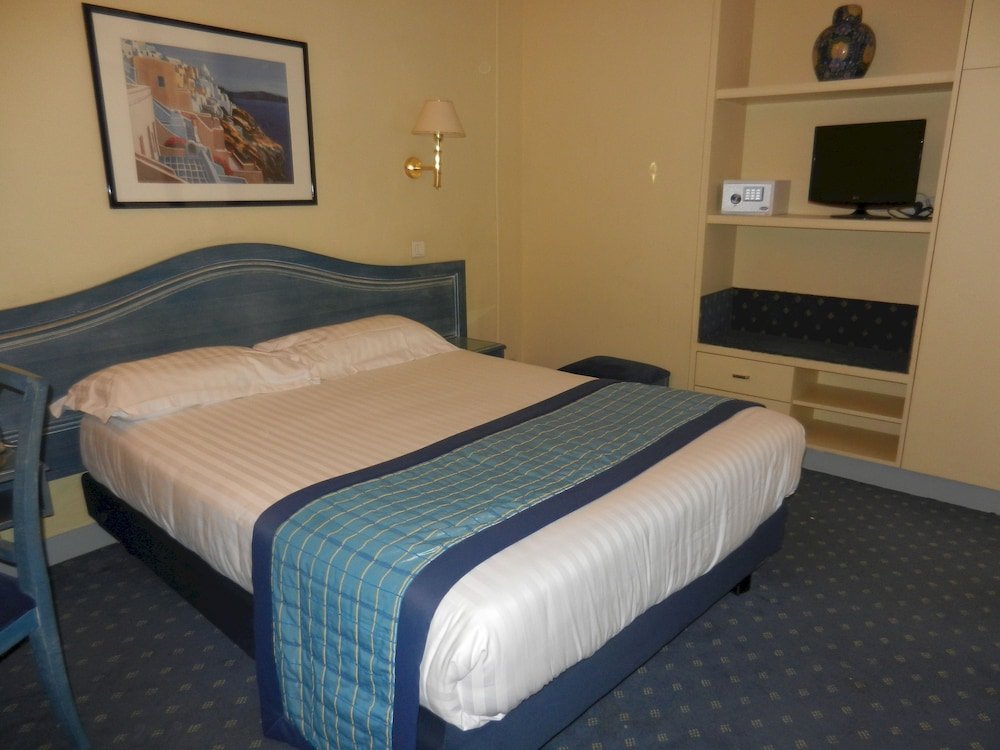 Фото Hôtel Du Pré