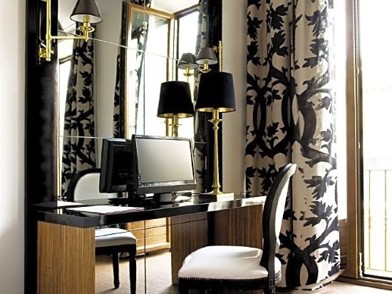 Фото Room Mate Leo Hotel