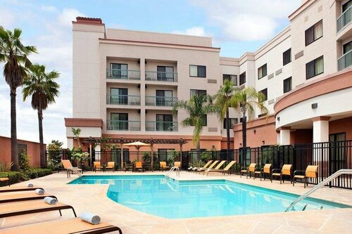 Гостиница Courtyard by Marriott Foothill Ranch Irvine East/Lake Forest в Лейк Форест
