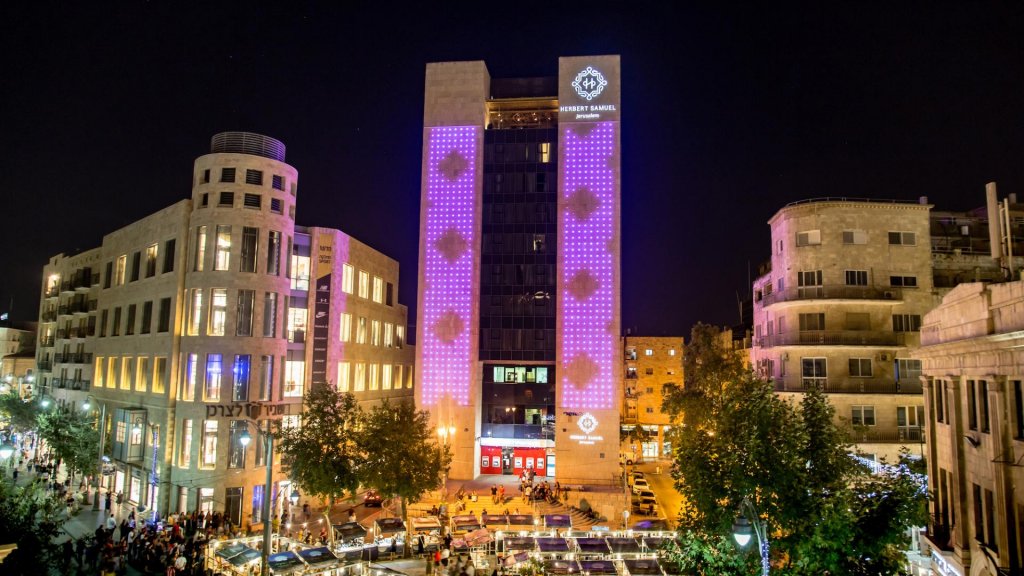 Фото отеля 1