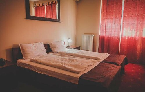 Гостиница Carnival в Орадя