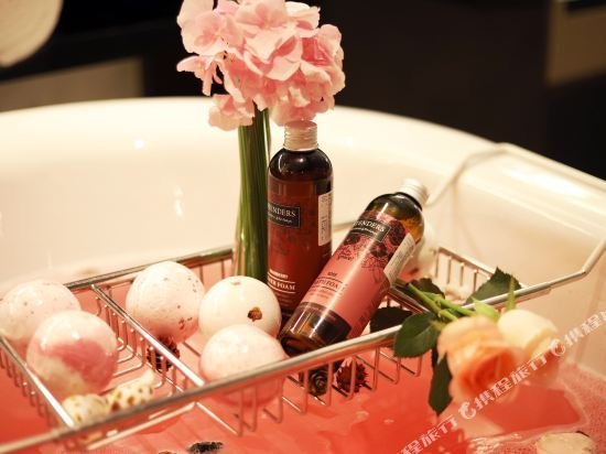 Фото Renaissance Beijing Capital Hotel