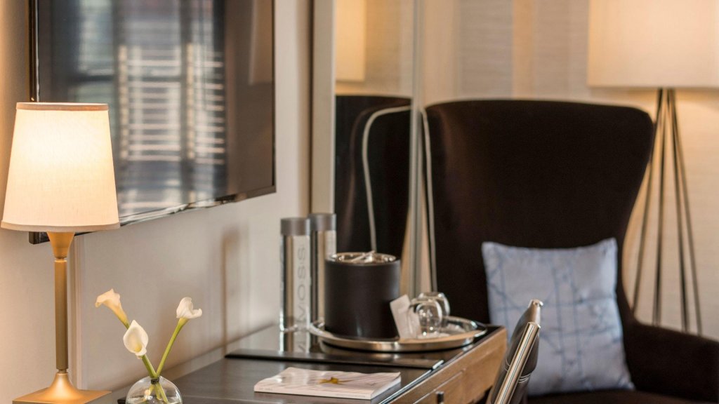 Фото 70 Park Avenue Hotel