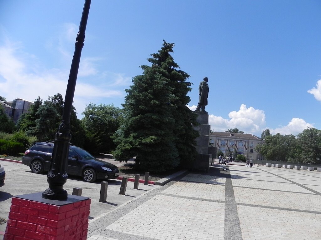 Monument, memorial V.I. Lenin, Kerch, photo