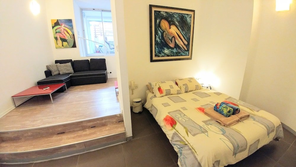 Фото Front of Beach next to RoyalBeach Hotel